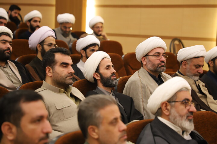 تصاویر/ برگزاری نشست هم‌اندیشی نخبگان حوزه و دانشگاه کردستان با محوریت دیپلماسی علمی