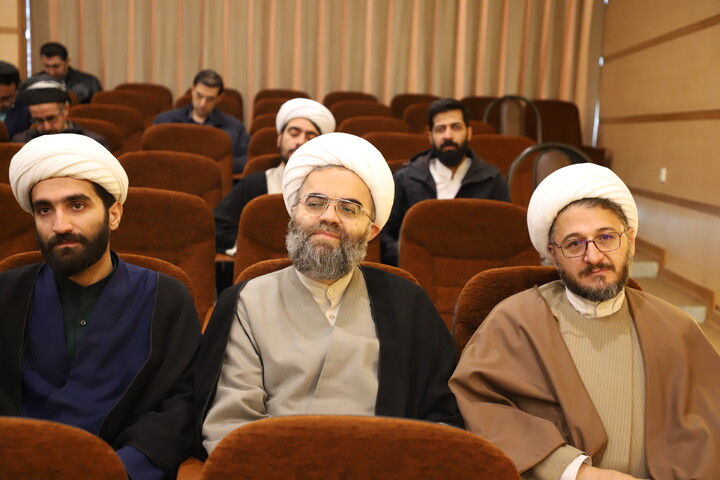 تصاویر/ برگزاری نشست هم‌اندیشی نخبگان حوزه و دانشگاه کردستان با محوریت دیپلماسی علمی