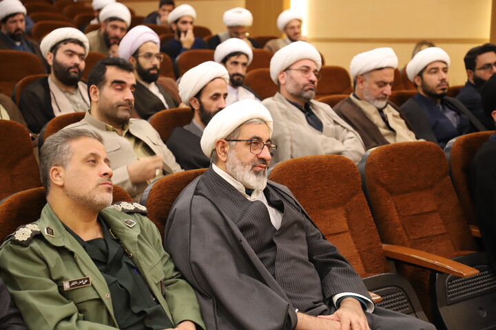 تصاویر/ برگزاری نشست هم‌اندیشی نخبگان حوزه و دانشگاه کردستان با محوریت دیپلماسی علمی