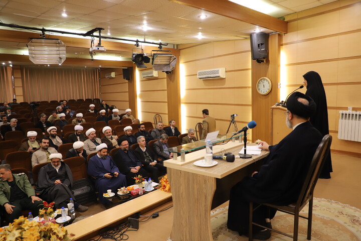 تصاویر/ برگزاری نشست هم‌اندیشی نخبگان حوزه و دانشگاه کردستان با محوریت دیپلماسی علمی