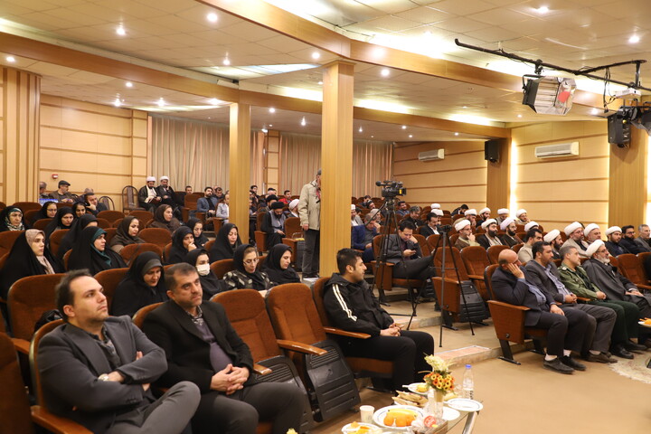 تصاویر/ برگزاری نشست هم‌اندیشی نخبگان حوزه و دانشگاه کردستان با محوریت دیپلماسی علمی