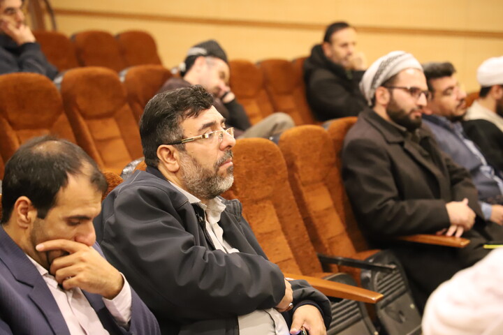 تصاویر/ برگزاری نشست هم‌اندیشی نخبگان حوزه و دانشگاه کردستان با محوریت دیپلماسی علمی