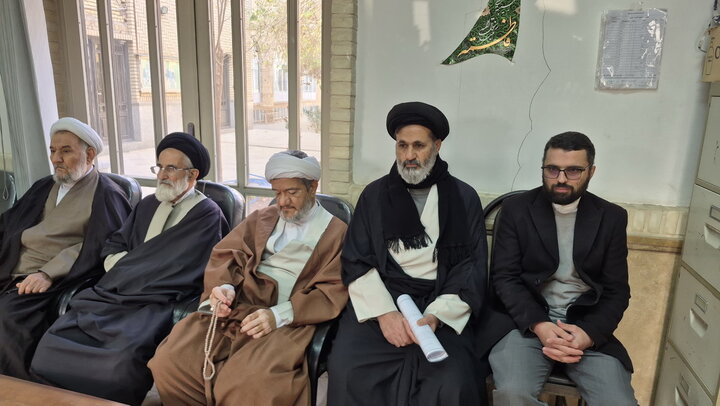 تصاویر/ نشست اساتید مدرسه علمیه آیت‌الله یثربی(ره) کاشان