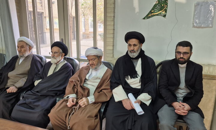 تصاویر/ نشست اساتید مدرسه علمیه آیت‌الله یثربی(ره) کاشان