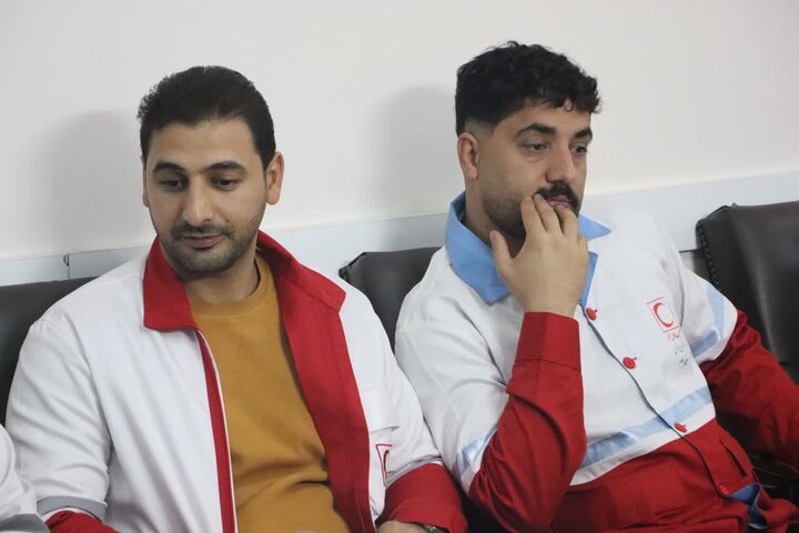 دیدار اعضای هلال احمر با امام‌جمعه شهرستان مهران