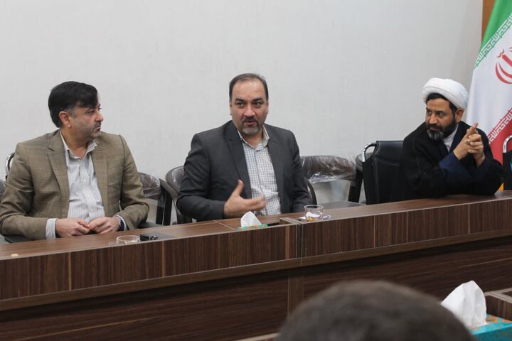 تصاویر/ نشست صمیمی جمعی‌ از اساتید دانشگاه با امام‌جمعه اردکان