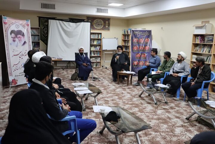 تصاویر/ جلسه هم اندیشی متولیان اعتکاف ماه رجب شهرستان بافق