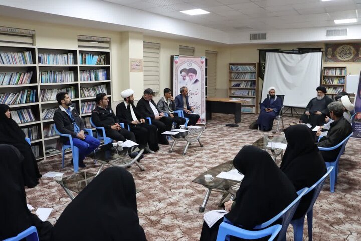 تصاویر/ جلسه هم اندیشی متولیان اعتکاف ماه رجب شهرستان بافق