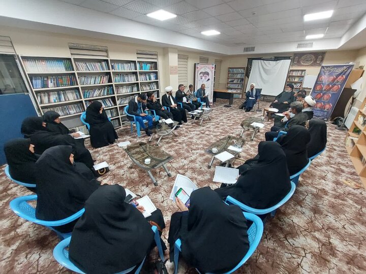 تصاویر/ جلسه هم اندیشی متولیان اعتکاف ماه رجب شهرستان بافق