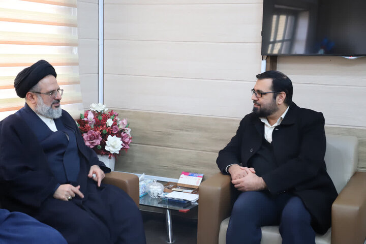 تصاویر/ دیدار حجت‌ الاسلام‌ والمسلمین حسینی کوهساری با مدیرکل اداره فرهنگ و ارشاد اسلامی کردستان