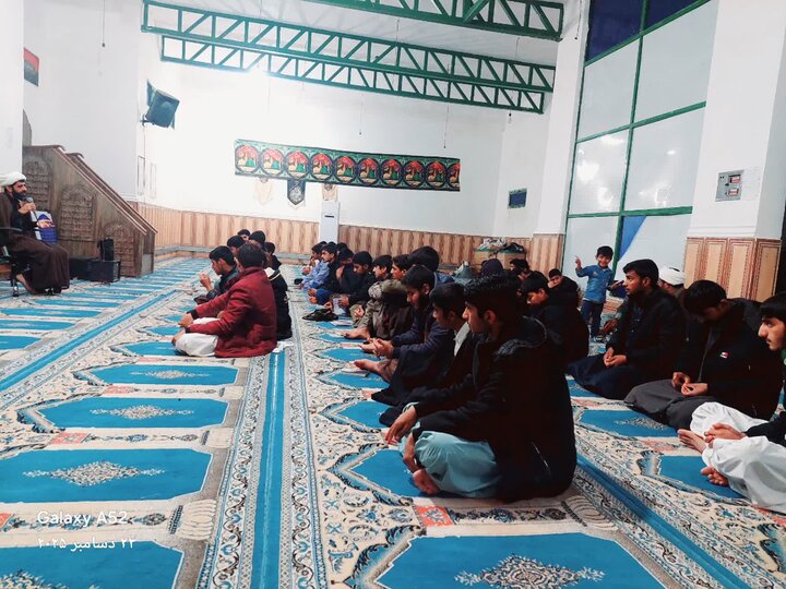 مراسم سوگواری سالروز شهادت امام هادی(ع) با حضور اساتید و طلاب در حوزه علمیه پیامبر اعظم(ص).