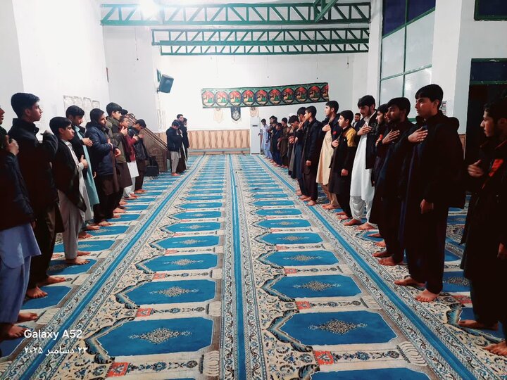 مراسم سوگواری سالروز شهادت امام هادی(ع) با حضور اساتید و طلاب در حوزه علمیه پیامبر اعظم(ص).