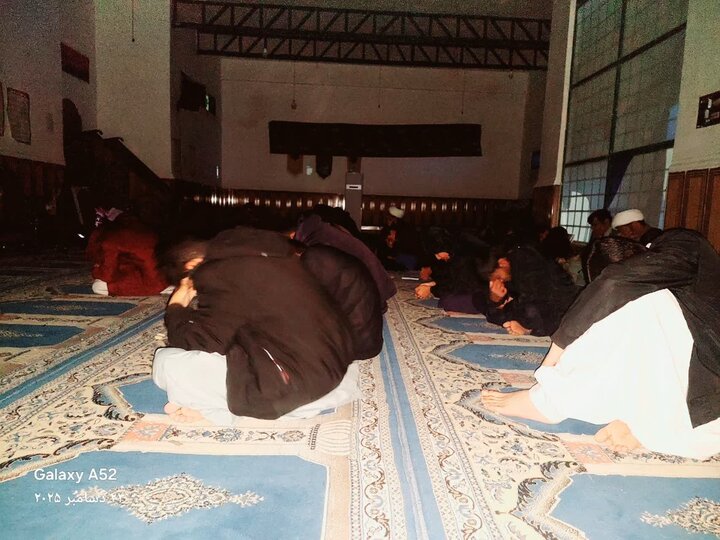 مراسم سوگواری سالروز شهادت امام هادی(ع) با حضور اساتید و طلاب در حوزه علمیه پیامبر اعظم(ص).