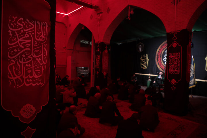 تصاویر/ آیین سوگواری شهادت امام هادی(ع)در جوار برادرش حضرت موسی مبرقع(ع)قم