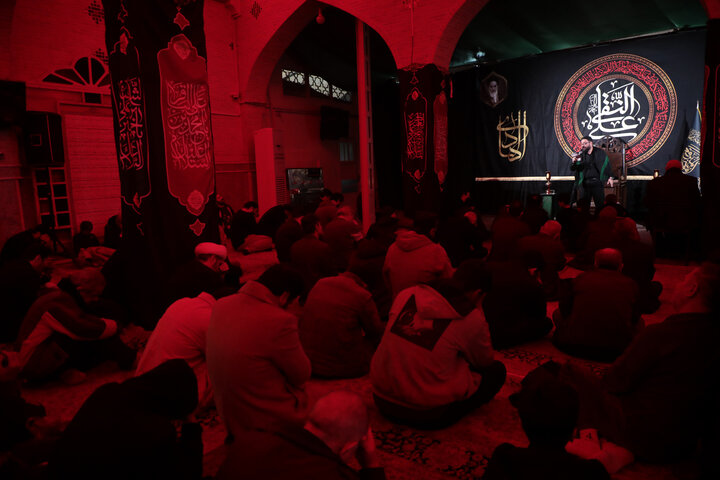 تصاویر/ آیین سوگواری شهادت امام هادی(ع)در جوار برادرش حضرت موسی مبرقع(ع)قم