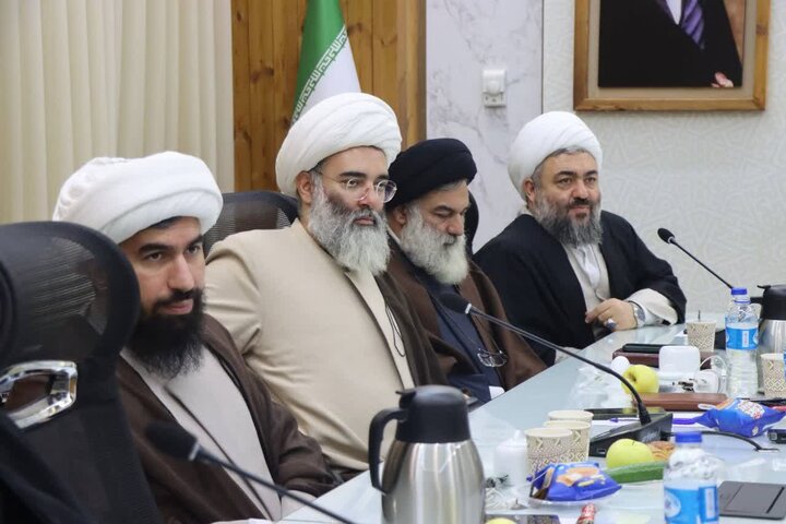 نشست جمعی از منبری‌های (سخنرانان مذهبی) شهر تهران با حضور دادستان ویژه روحانیت