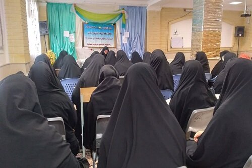 کارگاه نقد مقاله علمی در مدرسه علمیه حضرت زینب(س) هرسین برگزار شد