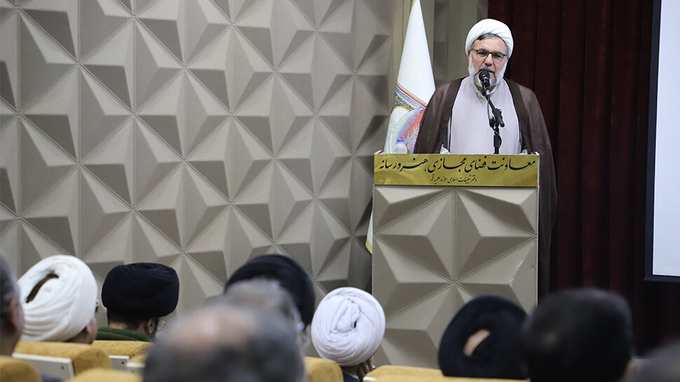 آرایش فرهنگی متناسب با اهداف دشمن بازتعریف شود