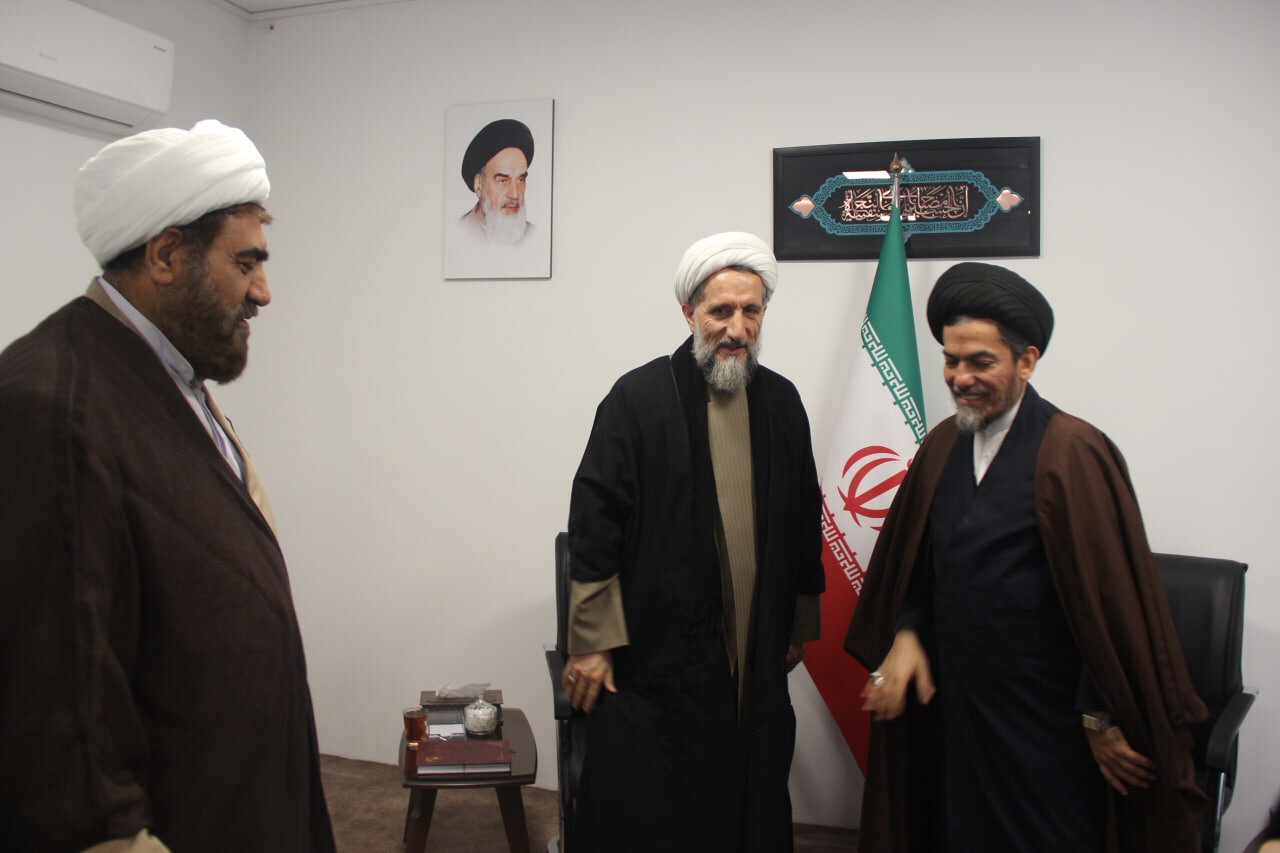 دیدار نماینده ولی‌فقیه در بنگلادش و هندوستان با امام جمعه قزوین