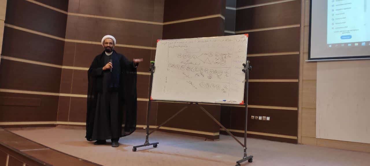 تدبر در قرآن، کلید فهم عمیق معارف الهی است