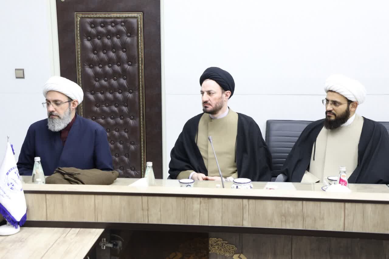 تصاویر/ تفاهم‌نامه همکاری مدیریت حوزه علمیه و سازمان جهاد دانشگاهی استان یزد، امضاء شد