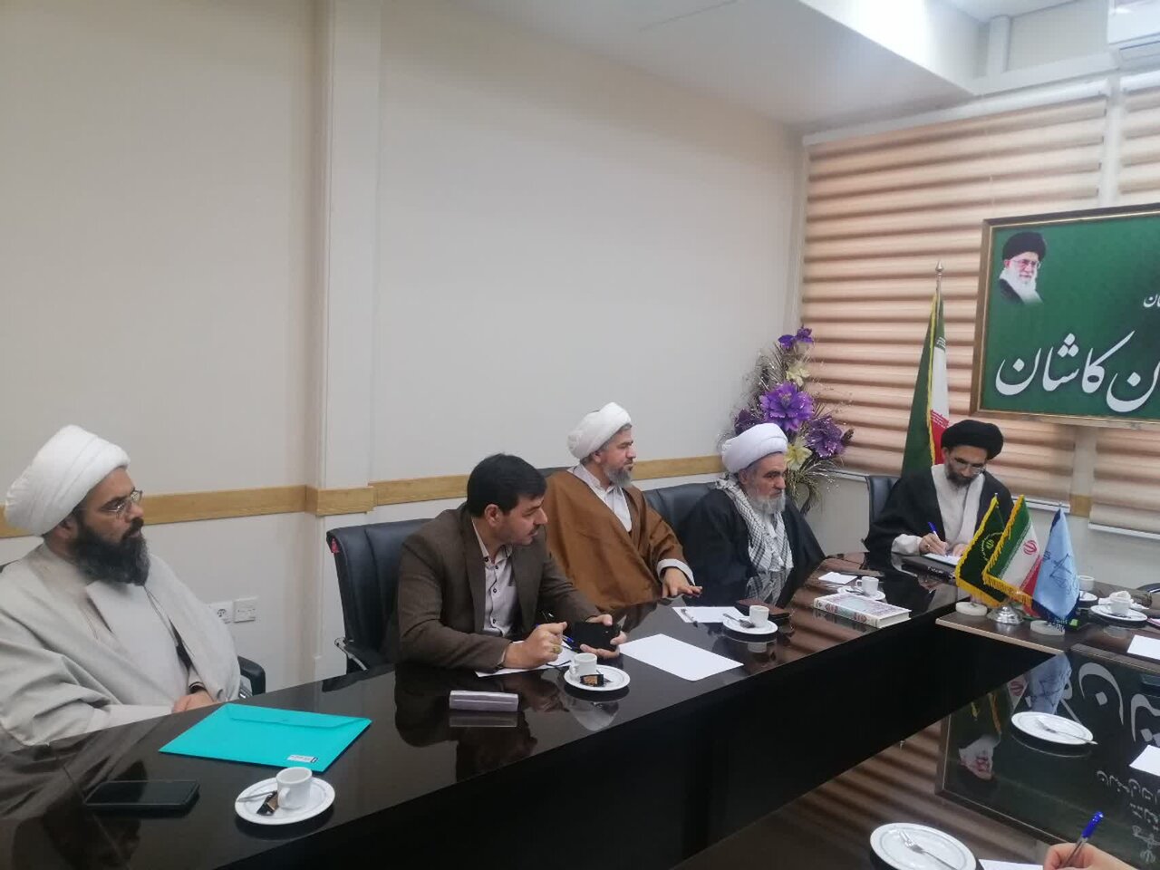 ائمه جمعه برای مقابله با بحران جمعیت و سالمندی ازدواج‌های آسان را ترویج کنند