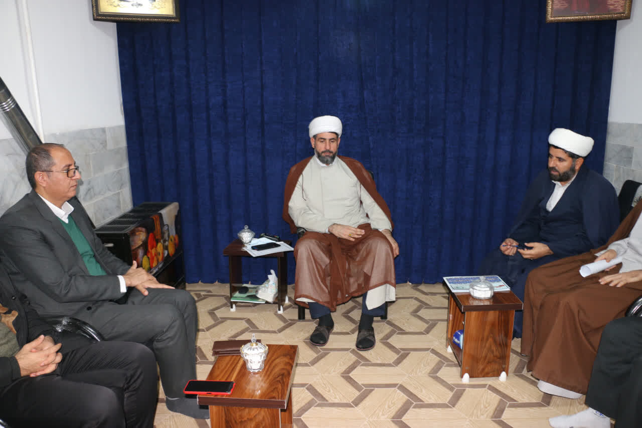 نشست مسئولان کانون اعتکاف کامیاران برای هماهنگی برنامه‌ها