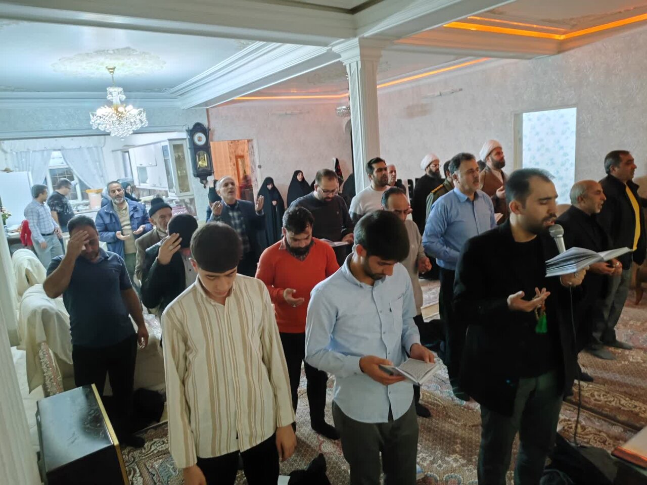 سهشنبه شهدایی قمصر در بیت شهید رمضانعلی نمازی برگزار شد+تصاویر