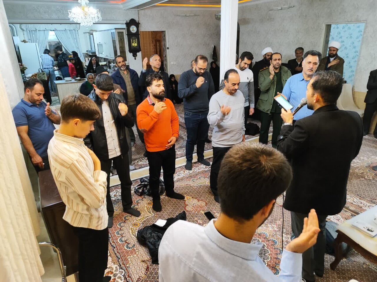 سهشنبه شهدایی قمصر در بیت شهید رمضانعلی نمازی برگزار شد+تصاویر