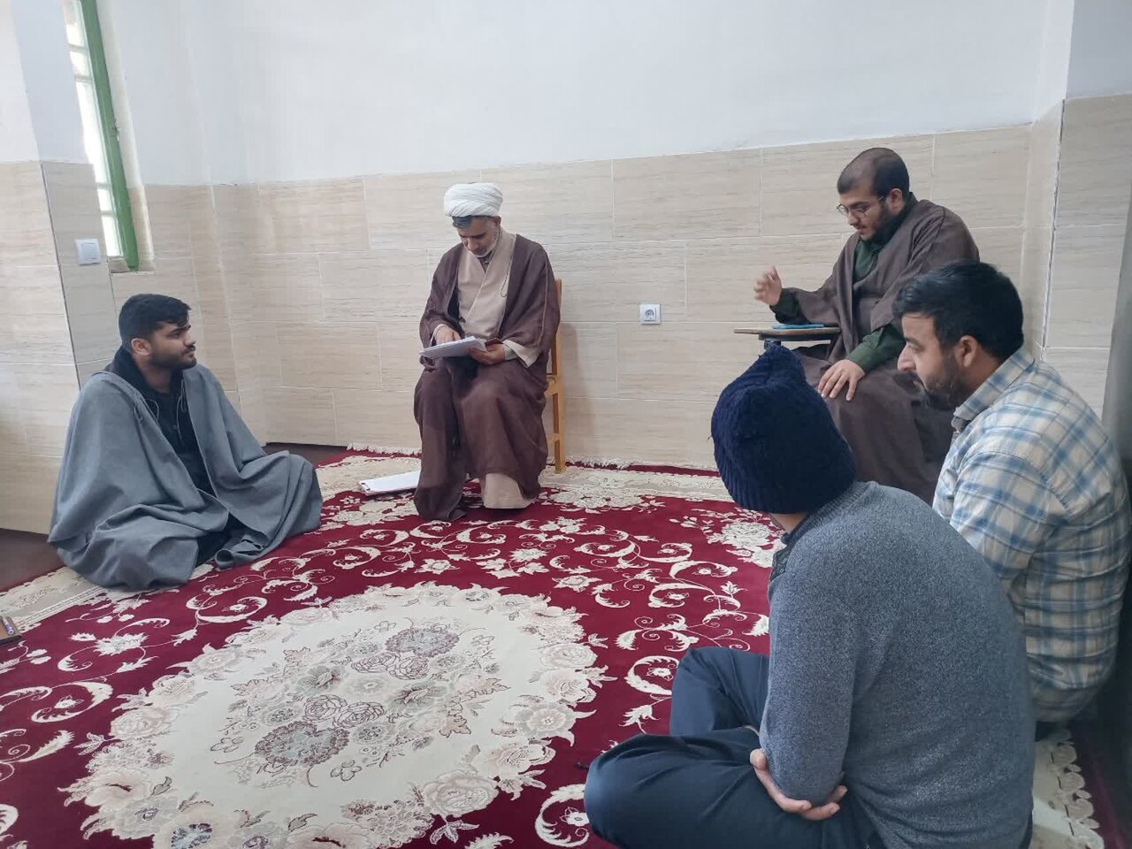 برگزاری نشست علمی–پژوهشی «نقد مقاله علمی» در مدرسه علمیه امام هادی(ع) عنبرآباد.