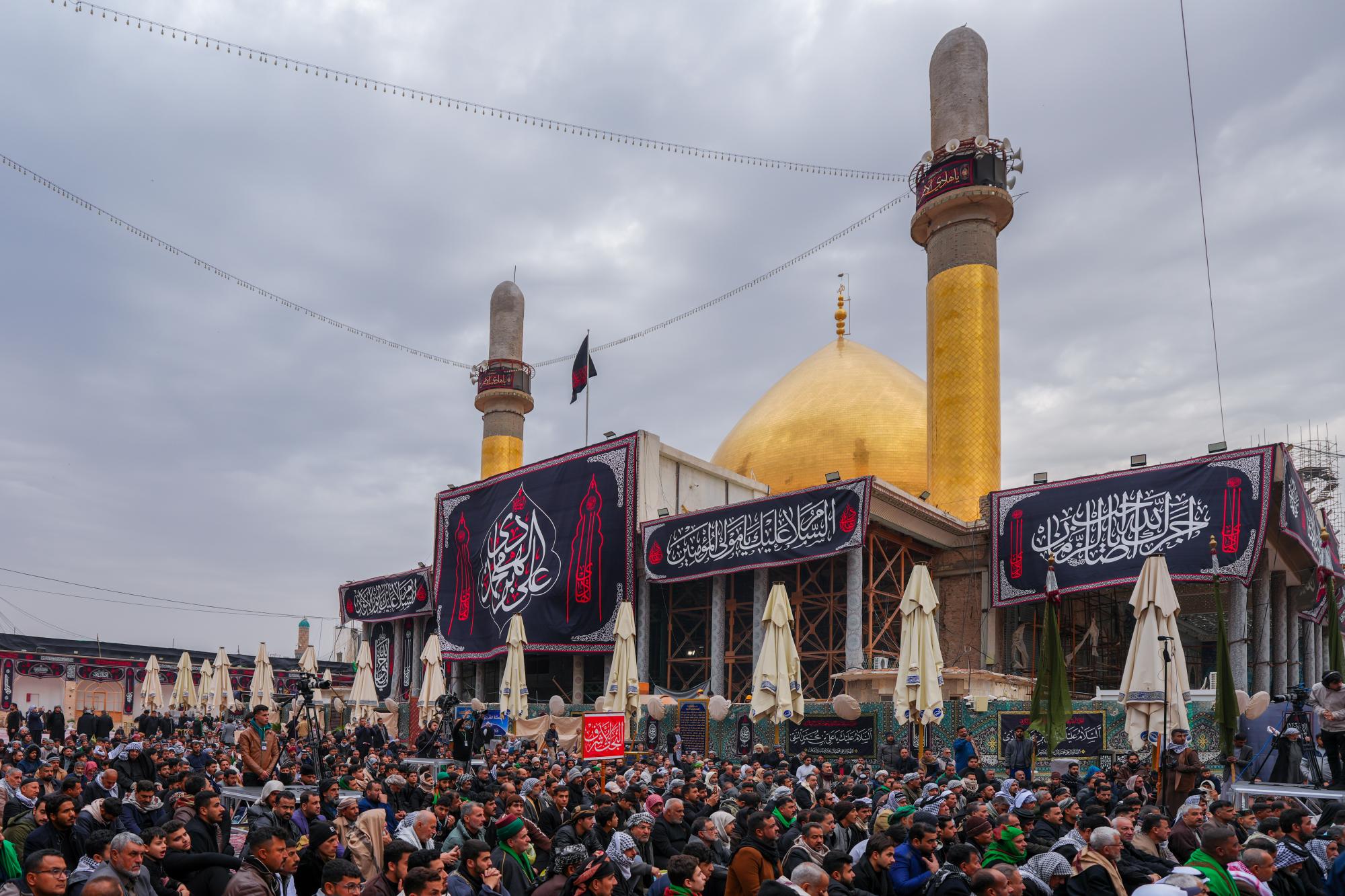 صور/ جموع المؤمنين تحيي ذكرى شهادة الإمام علي الهادي (عليه السلام) في سامراء