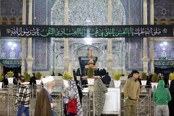 حرم مطهر کریمه اهل‌بیت (س) غرق در ماتم شهادت امام ‌هادی(ع) + تصاویر
