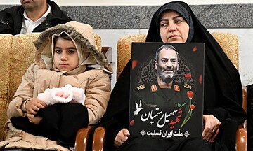 تصاویر/ بدرقه خانواده شهدای جنگ ۱۲روزه برای زیارت امام رضا(ع)