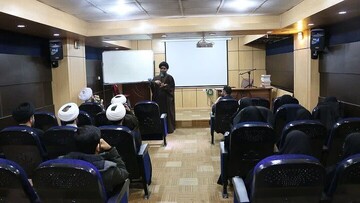 برگزاری دوره آموزشی معارف اسلام ناب در کردستان