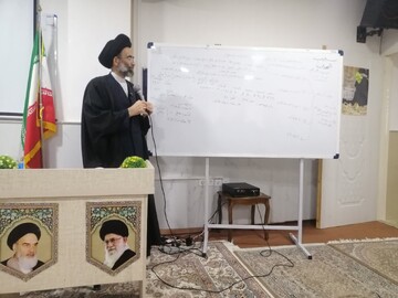 وظیفه اول طلاب معرفت به خداوند متعال است