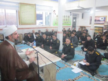 صبر و مقاومت کلید پیروزی برای عبور از فتنه‌ها و چالش‌ها است