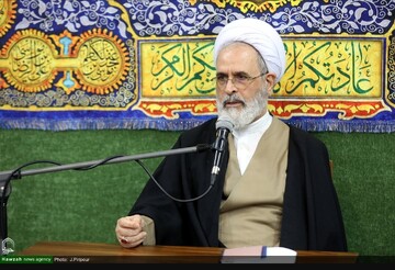 مدافع تحول در متون و نظامات آموزشی حوزه هستیم، بدون آن‌که از عمق و ژرفای علمی کاسته شود