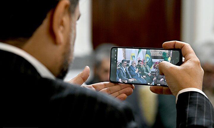 تصاویر/ بدرقه خانواده شهدای جنگ ۱۲روزه برای زیارت امام رضا(ع)