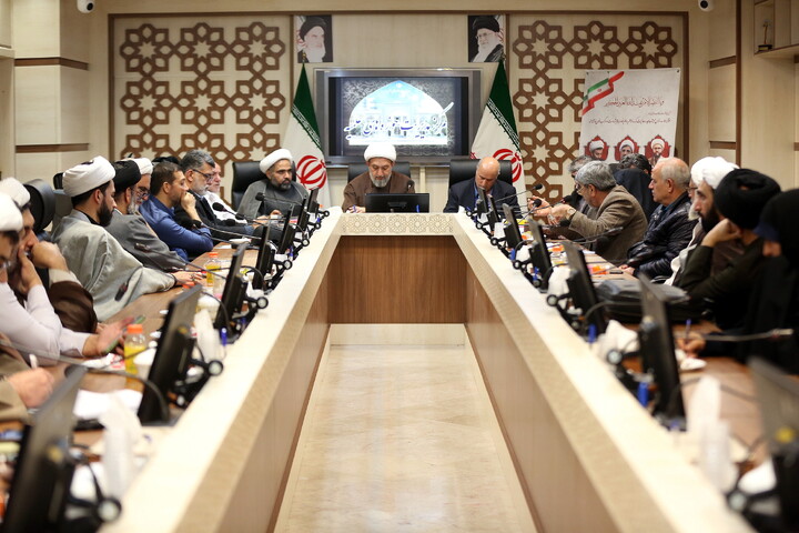 تصاویر/ نشست ستاد راهبری ورزش حوزه‌های علمیه با رئیس فدراسیون فوتبال