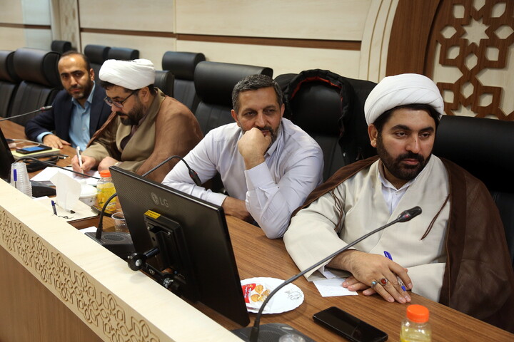 تصاویر/ نشست ستاد راهبری ورزش حوزه‌های علمیه با رئیس فدراسیون فوتبال