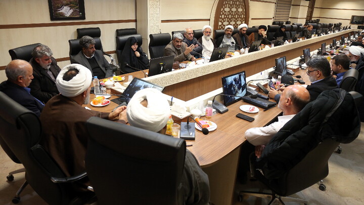 تصاویر/ نشست ستاد راهبری ورزش حوزه‌های علمیه با رئیس فدراسیون فوتبال