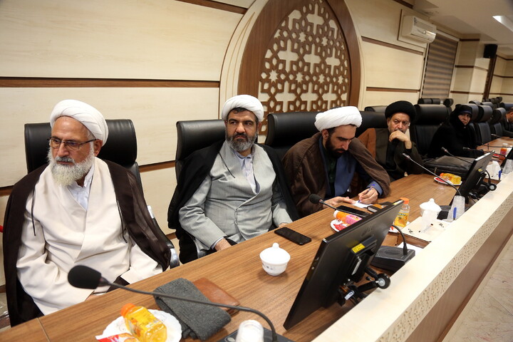 تصاویر/ نشست ستاد راهبری ورزش حوزه‌های علمیه با رئیس فدراسیون فوتبال