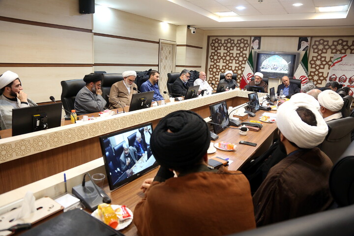 تصاویر/ نشست ستاد راهبری ورزش حوزه‌های علمیه با رئیس فدراسیون فوتبال