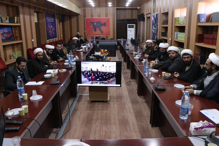 جلسه معاون فرهنگی و راهبری استانهای سازمان تبلیغات اسلامی کشور با کارشناسان فرهنگی اداره تبلیغات اسلامی استان کرمان