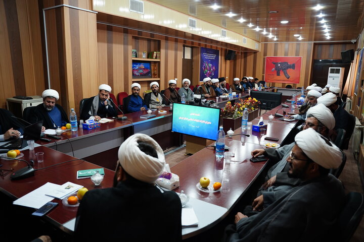 جلسه معاون فرهنگی و راهبری استانهای سازمان تبلیغات اسلامی کشور با مدیران شهرستانی اداره تبلیغات اسلامی استان کرمان