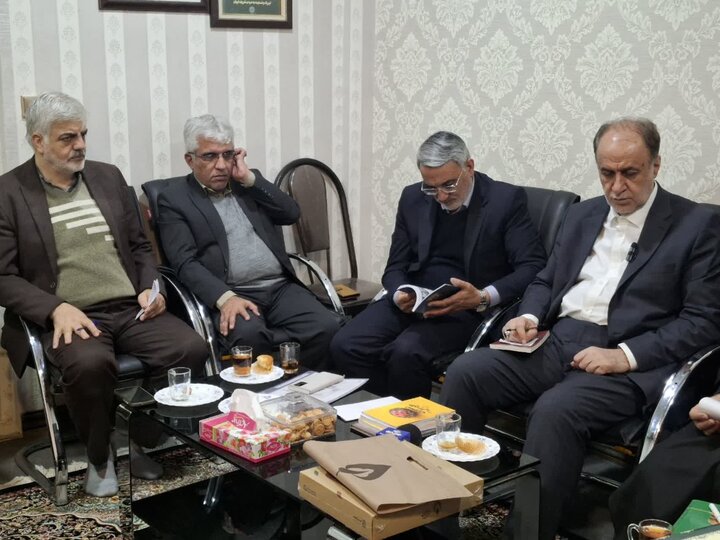 تصاویر/ دیدارنایب رئیس مجلس شورای اسلامی با نماینده ولی فقیه درکاشان