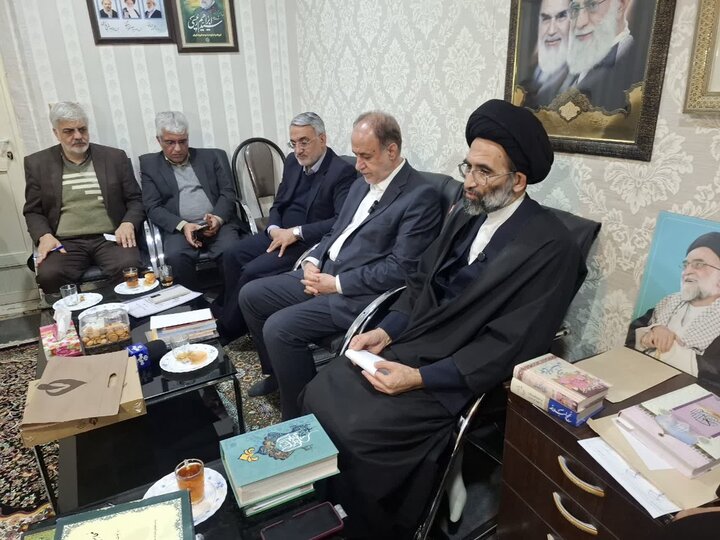 تصاویر/ دیدارنایب رئیس مجلس شورای اسلامی با نماینده ولی فقیه درکاشان