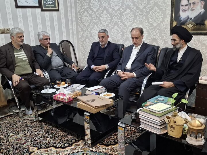 تصاویر/ دیدارنایب رئیس مجلس شورای اسلامی با نماینده ولی فقیه درکاشان