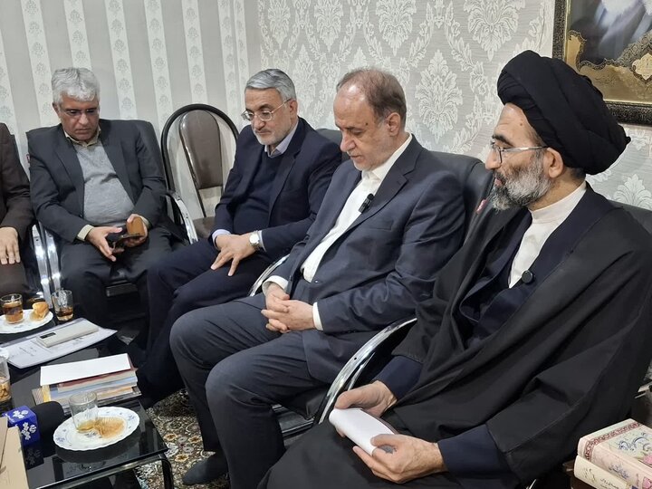 تصاویر/ دیدارنایب رئیس مجلس شورای اسلامی با نماینده ولی فقیه درکاشان