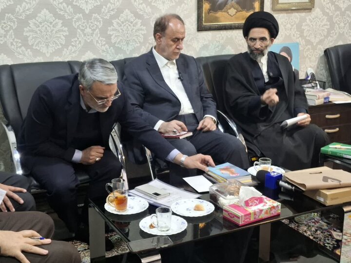 تصاویر/ دیدارنایب رئیس مجلس شورای اسلامی با نماینده ولی فقیه درکاشان